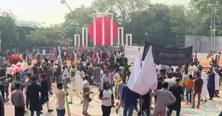 ভাষা শহিদদের প্রতি সর্বসাধারণের শ্রদ্ধা নিবেদন